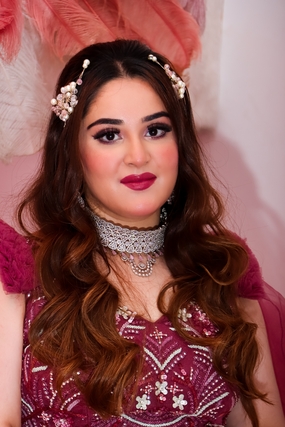 印度幸福娇羞微胖新娘美女图片